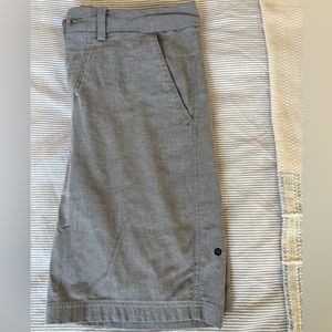 Lululemon men’s shorts commission 9” Oxford